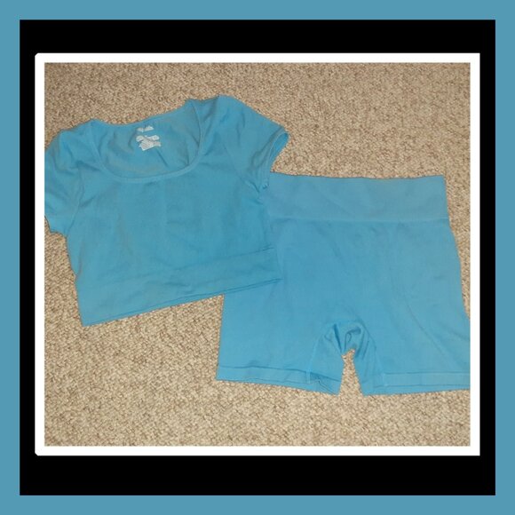 2 PC SET WILD FABLE SHORTS & CROP TOP FITNESS YOGA GYM OUTFIT-WOMENS SIZE M - Picture 1 of 5